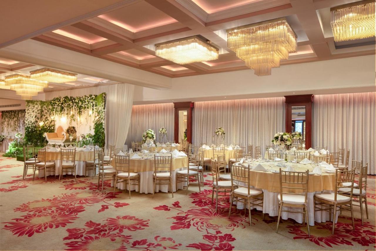 Earl'S Regency Hotel Канди Екстериор снимка